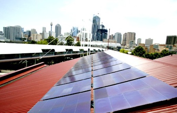 Photo de panneaux solaires photovoltaïques à Sideny.